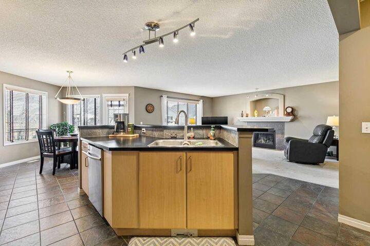Property Photo:  172 West Lakeview Circle  AB T1X 1H7 