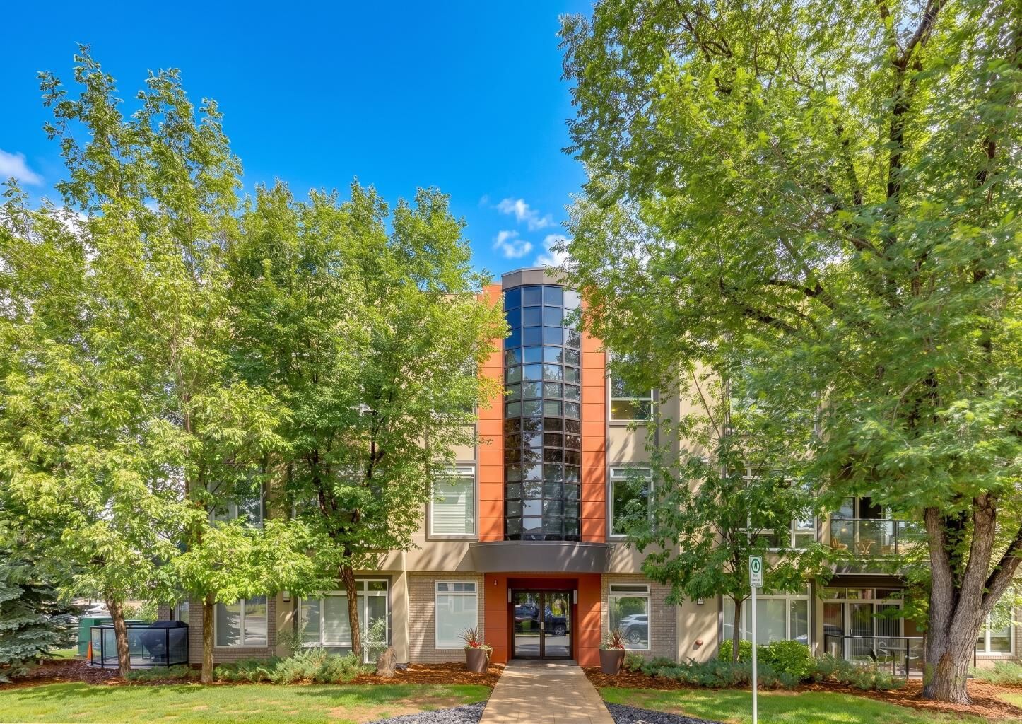 Property Photo:  540 34 Street NW 204  AB T2N 2X7 
