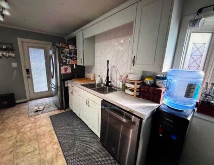 Property Photo:  1241 8 Avenue S  AB T1J 1R2 
