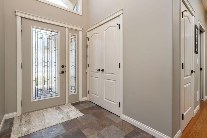 Property Photo:  5607 27 Avenue Close  AB T4V 5C2 