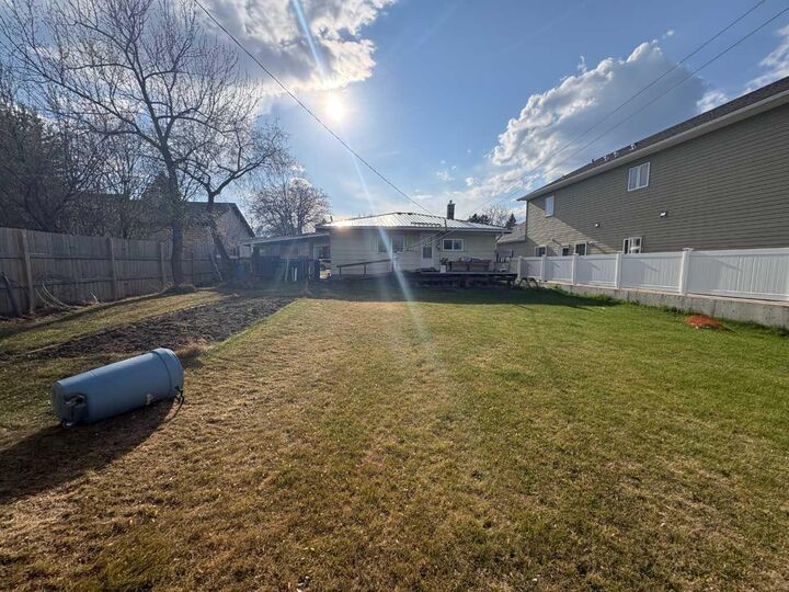 Property Photo:  5223 49 Street  AB T4T 1G6 