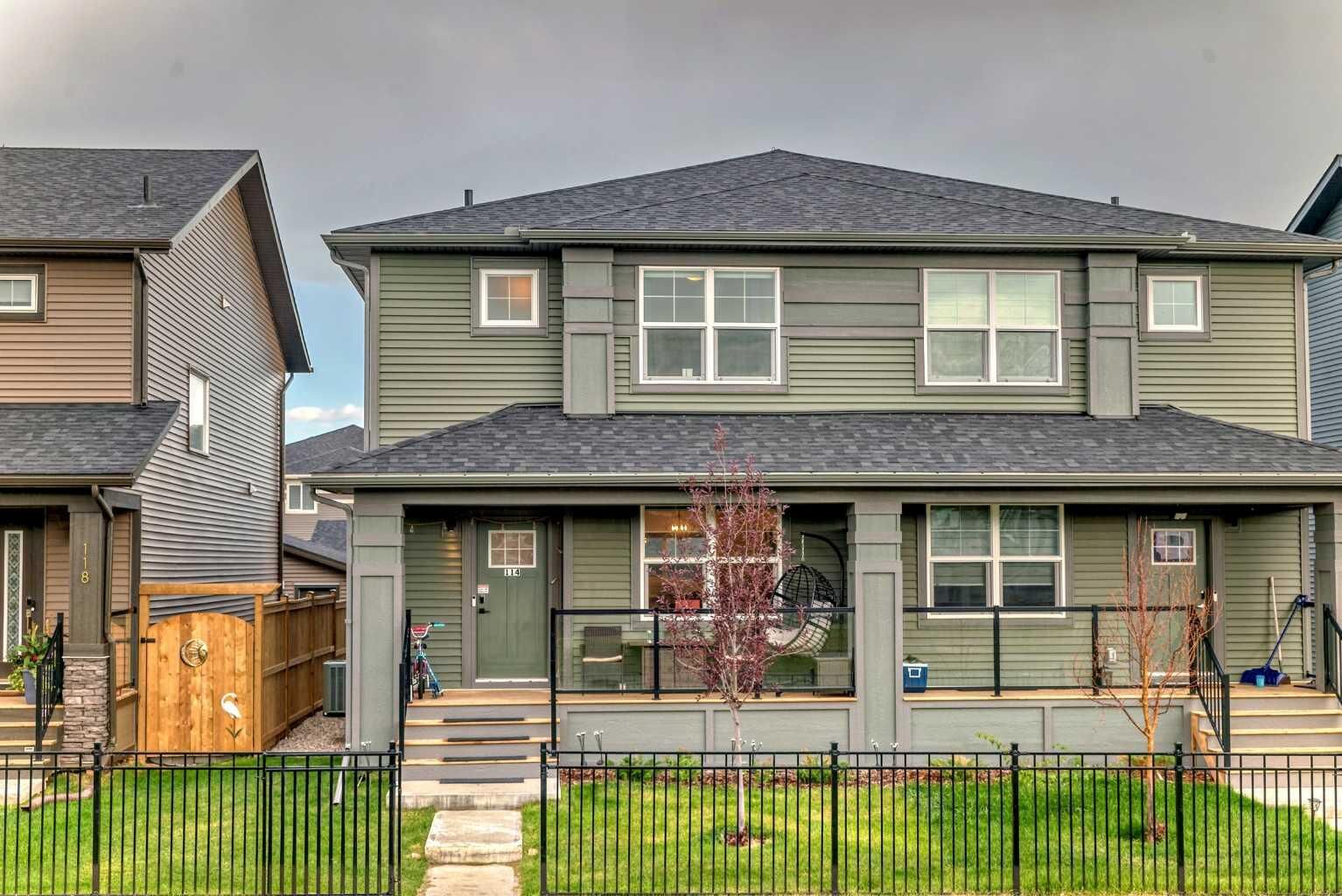 Property Photo:  114 Midgrove Greenway SW  AB T4B 5H2 
