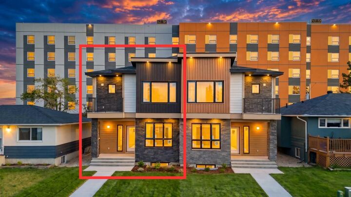 Property Photo:  121 42 Avenue NE  AB T2E 3B1 