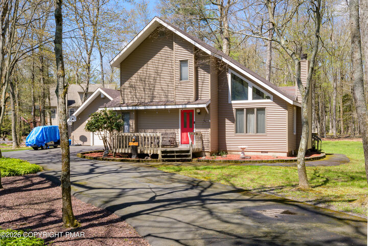 Property Photo: 143 Longfellow Circle PA 18210