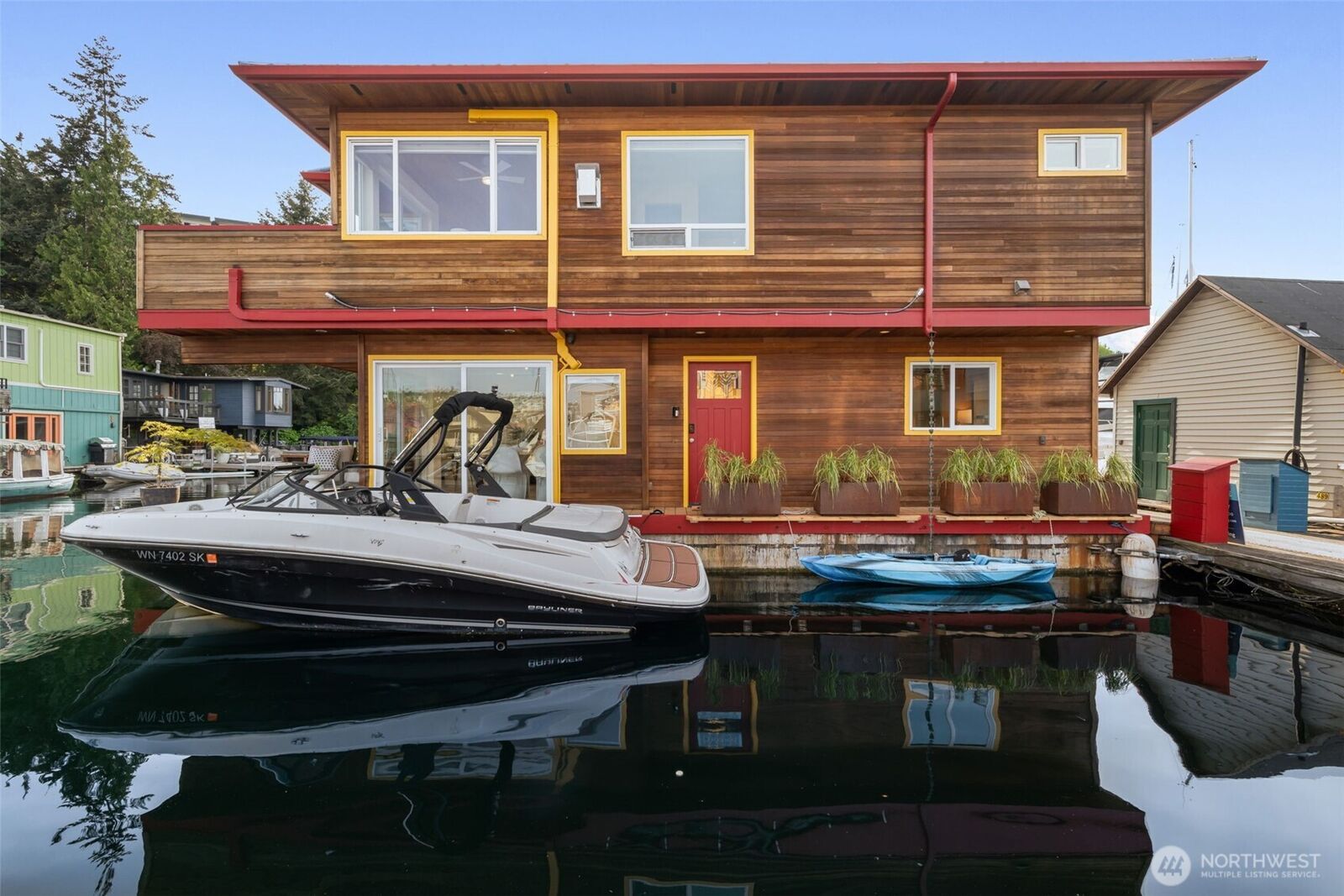 Property Photo: 2466 Westlake Avenue N 11 WA 98109