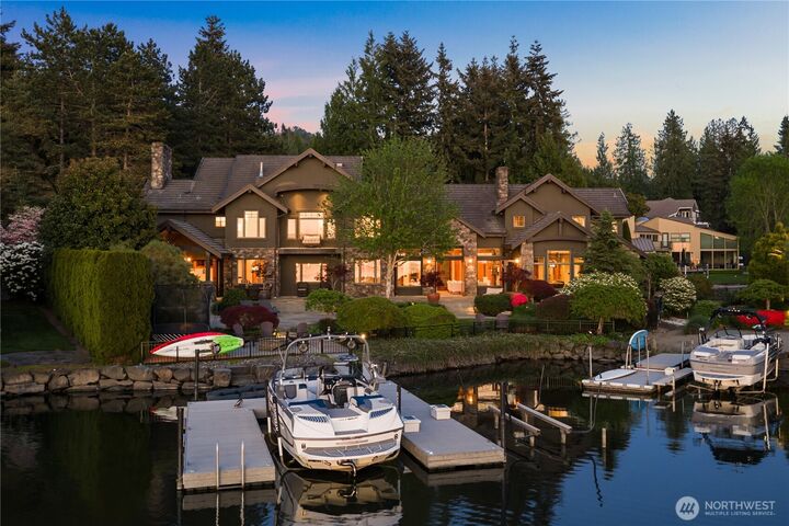 Property Photo: 3607 E Lake Sammamish Shore Lane NE WA 98074