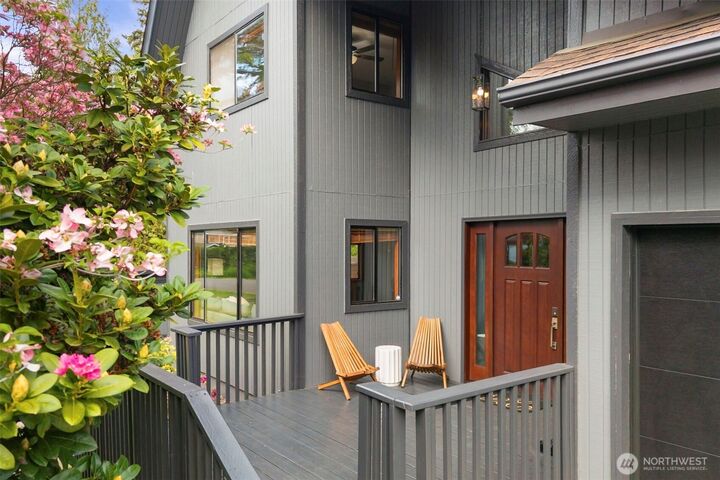Property Photo: 26120 220th Avenue SE WA 98038