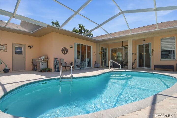 Property Photo:  8204 E Fairway Loop  FL 34450 