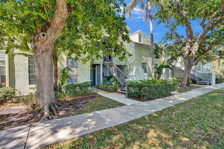 Property Photo: 1050 Crystal Way N FL 33444