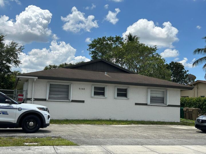 Property Photo:  6140 SW 41st Court 1  FL 33314 