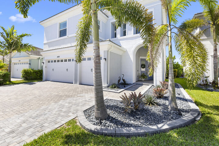 Property Photo:  16201 Melogold Drive  FL 33470 