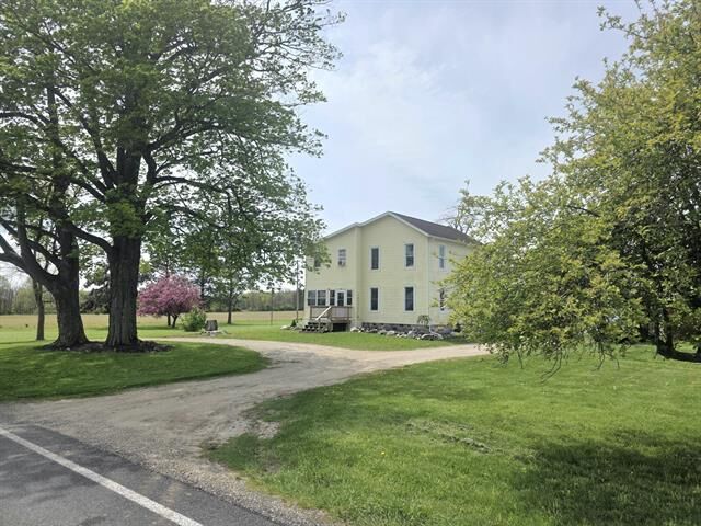 Property Photo:  8884 S Townhall Road  MI 48884 