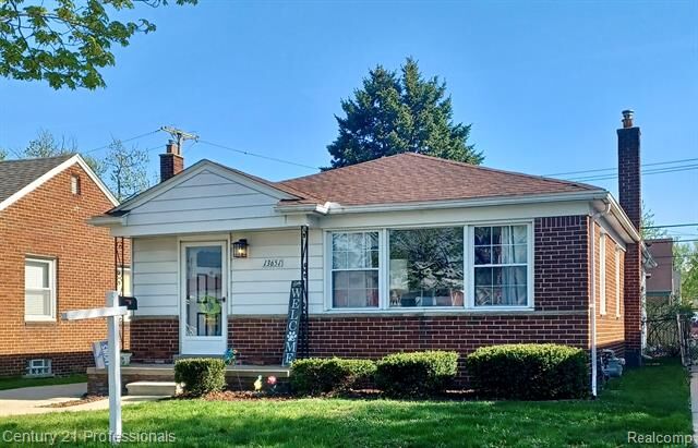 Property Photo: 13651 Castle Street MI 48195