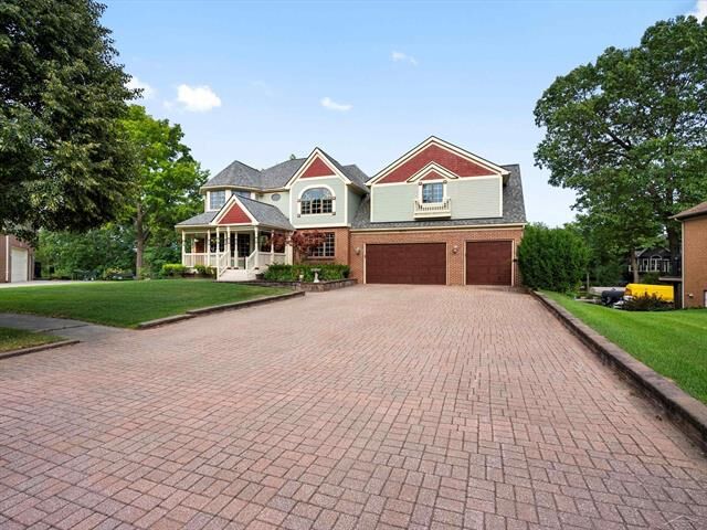 Property Photo:  3172 Pine Tree Court  MI 48329 