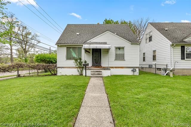 Property Photo:  8201 Heyden Street  MI 48228 