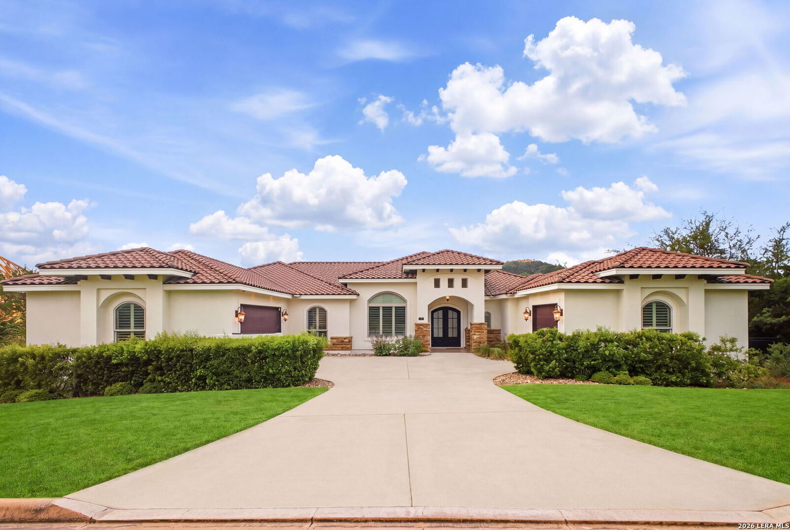 Property Photo: 42 Via Aragon TX 78257