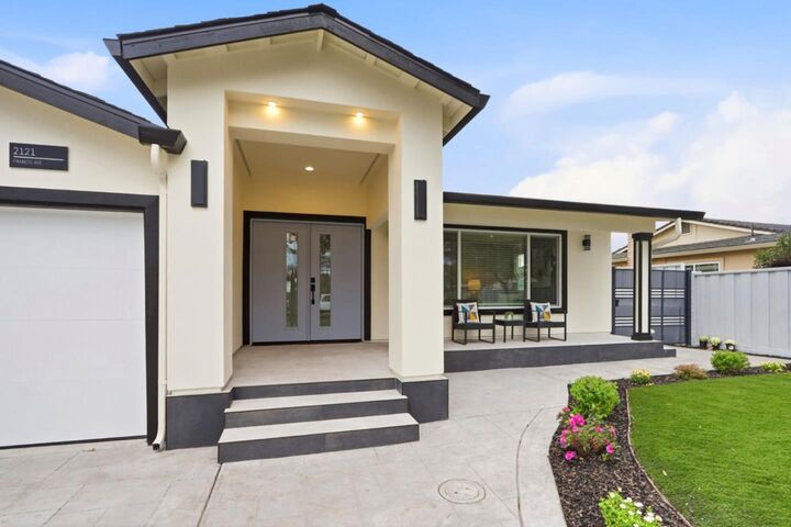 Property Photo:  2121 Francis Avenue  CA 95051 