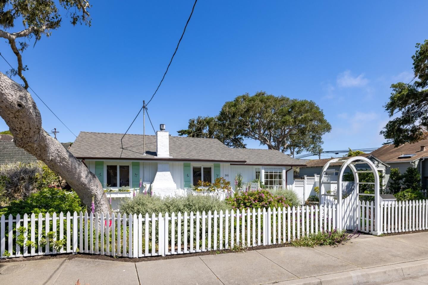 Property Photo:  315 Willow Street  CA 93950 