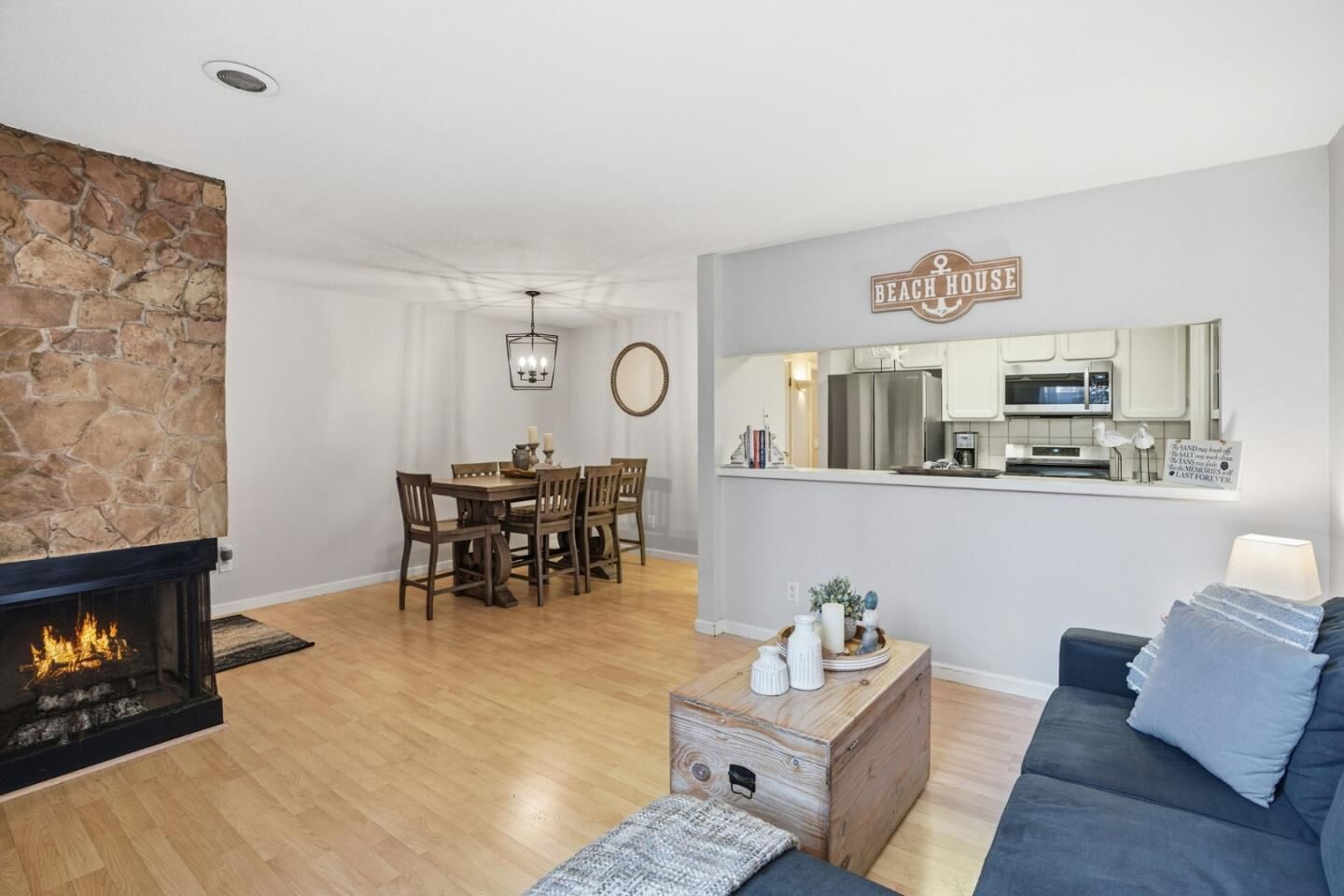 Property Photo:  461 Dela Vina Avenue 103  CA 93940 