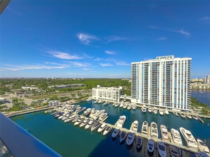 Property Photo:  17111 Biscayne Blvd 1705  FL 33160 