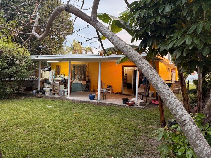 Property Photo: 3721 SW 104th Ct FL 33165