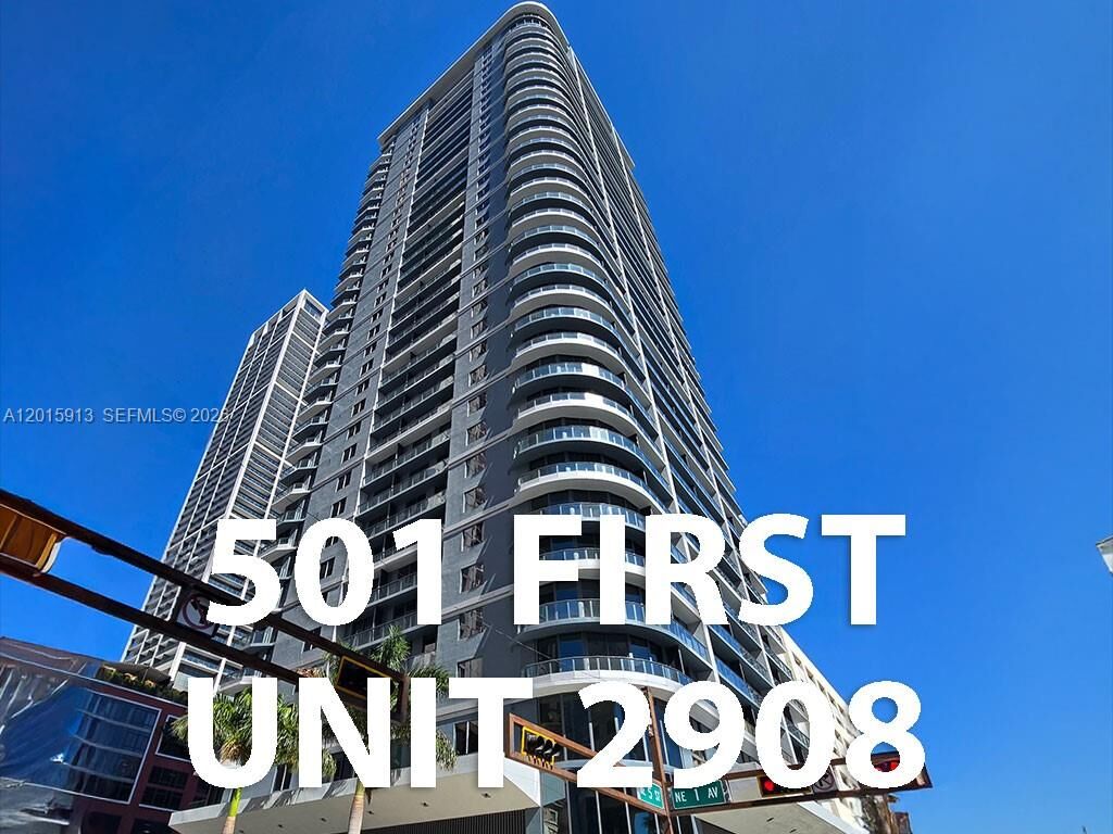 Property Photo:  121 NE 5 St 2908  FL 33132 