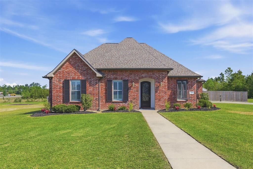 Property Photo:  147 Plantation Trace Drive  LA 70652 