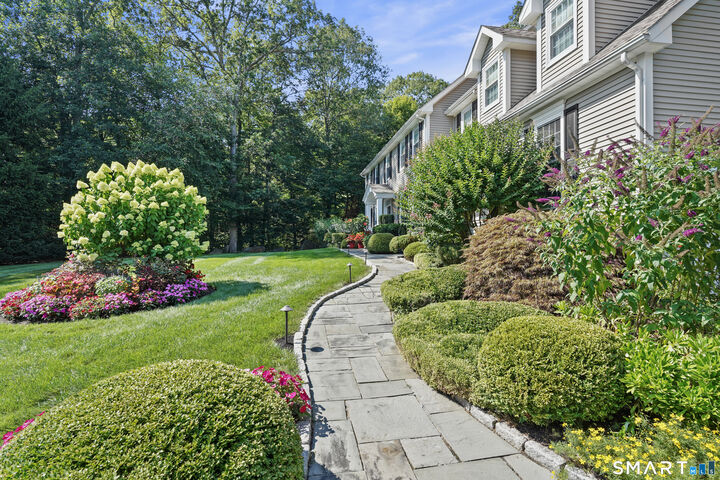 Property Photo:  