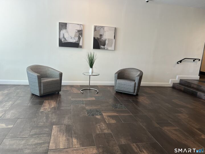 Property Photo:  50 Glenbrook Road 11F  CT 06902 