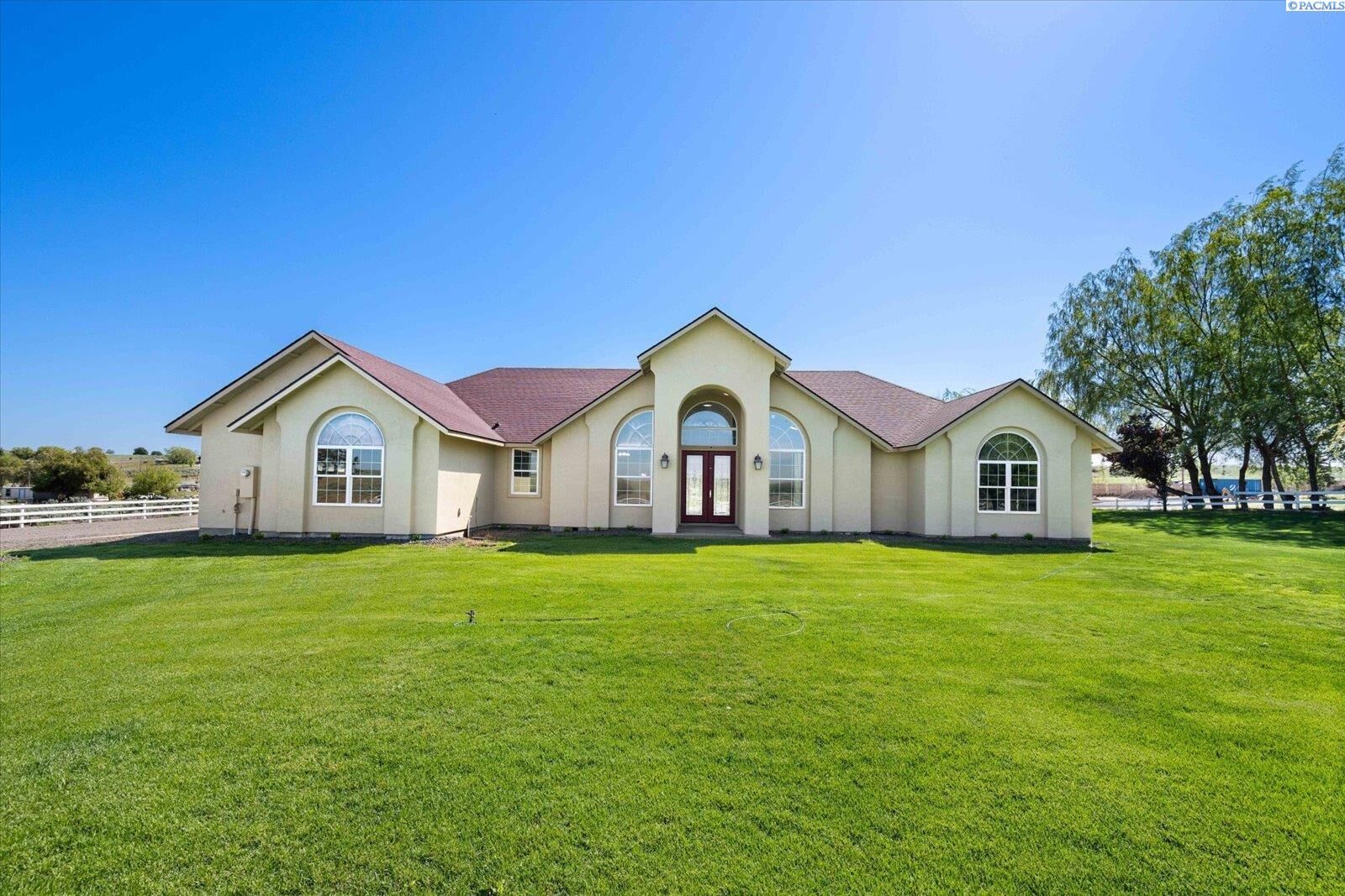 Property Photo:  420 Tuck Rd  WA 99330 
