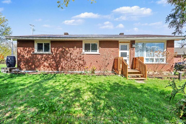 Property Photo:  130 Saumure Circle  ON K7A 4S4 
