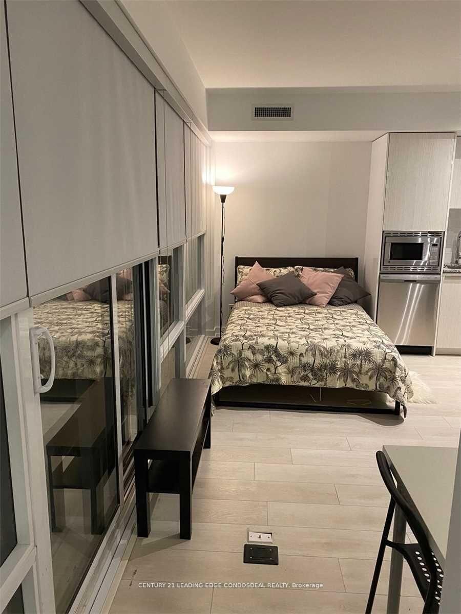 Property Photo:  18 Maitland Terrace 1104  ON M4Y 0H2 