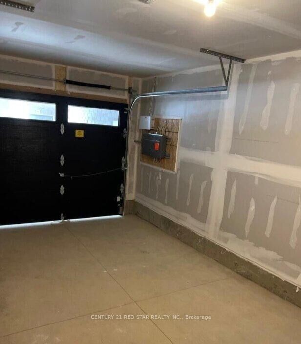 Property Photo:  461 Blackburn Drive 102  ON N3T 0W9 
