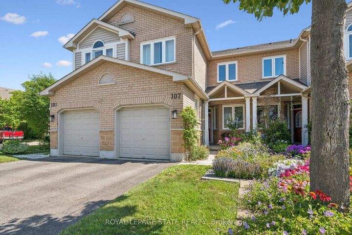 Property Photo: 833 Scollard Court 107 ON L5V 2B4