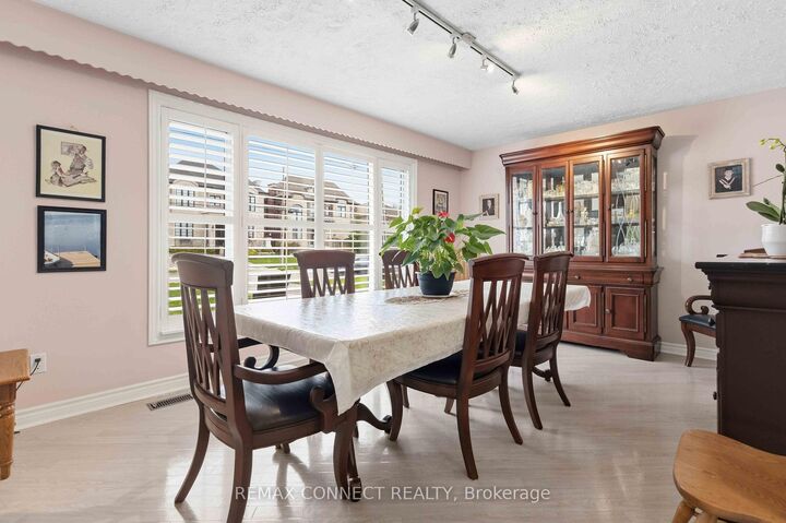 Property Photo: 1805 Woodview Avenue ON L1V 1L3