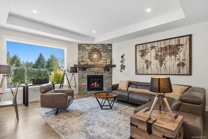 Property Photo:  136 Golden Oaks Cres  BC V9T 0K8 