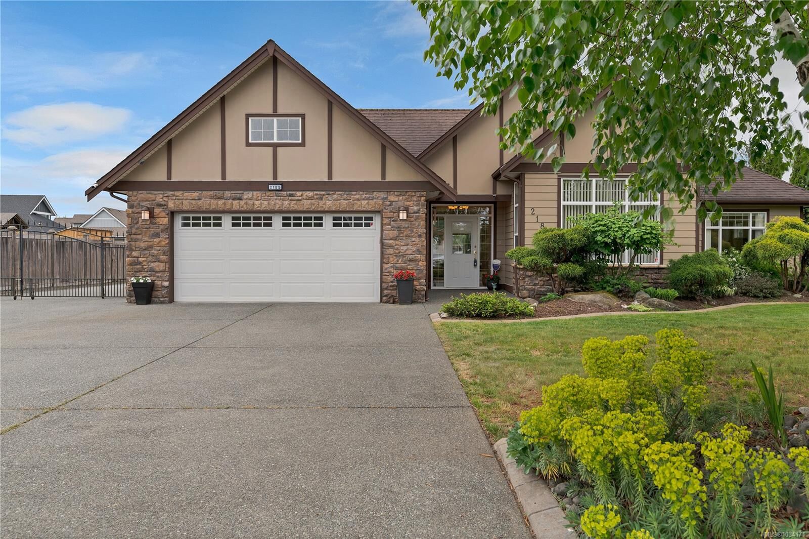Property Photo:  2185 Forest Grove Dr  BC V9W 6H9 