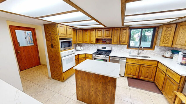 Property Photo:  1766 W 4575 S  UT 84067 