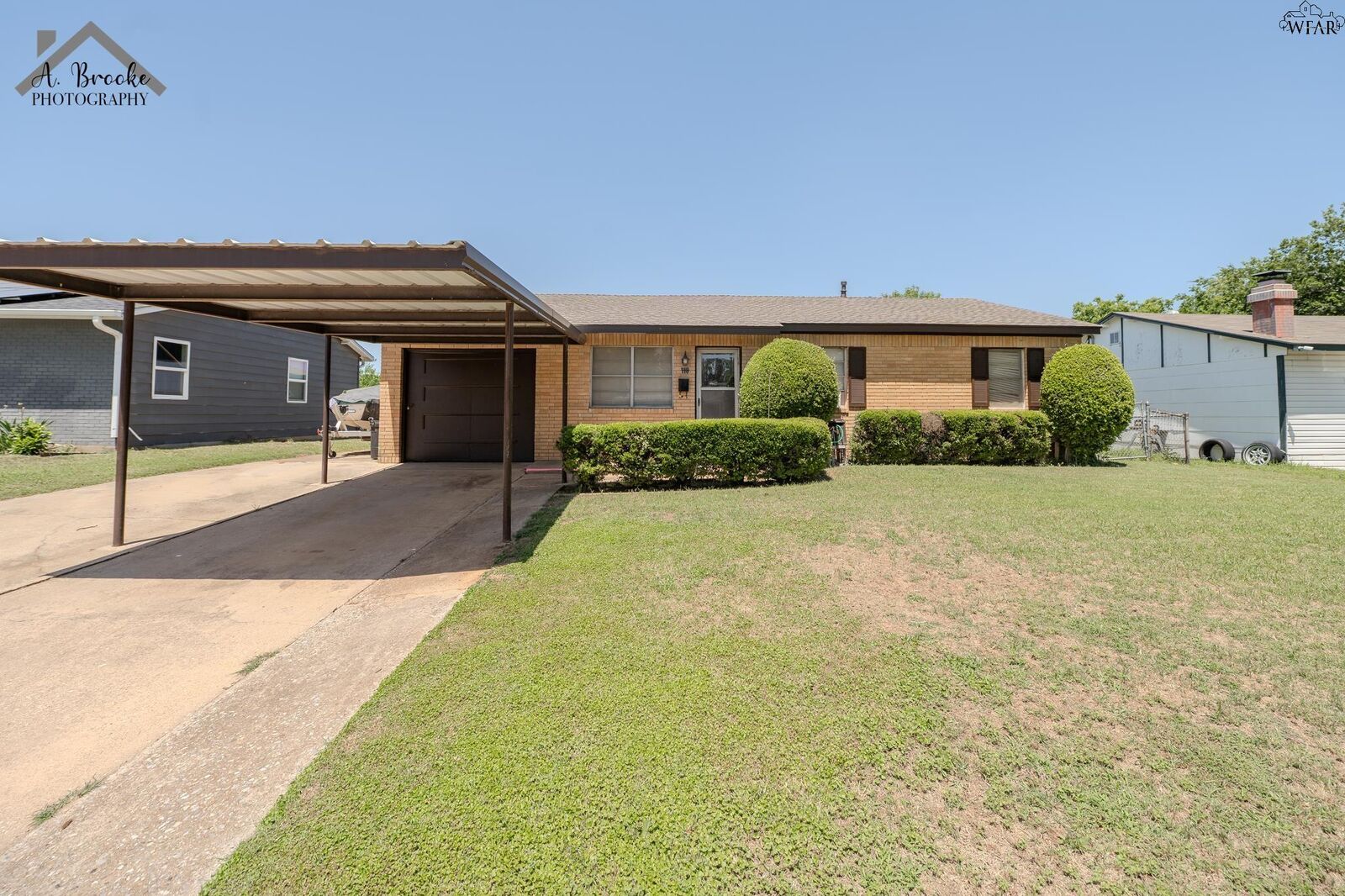 Property Photo:  118 S Glencoe Circle  TX 76302 