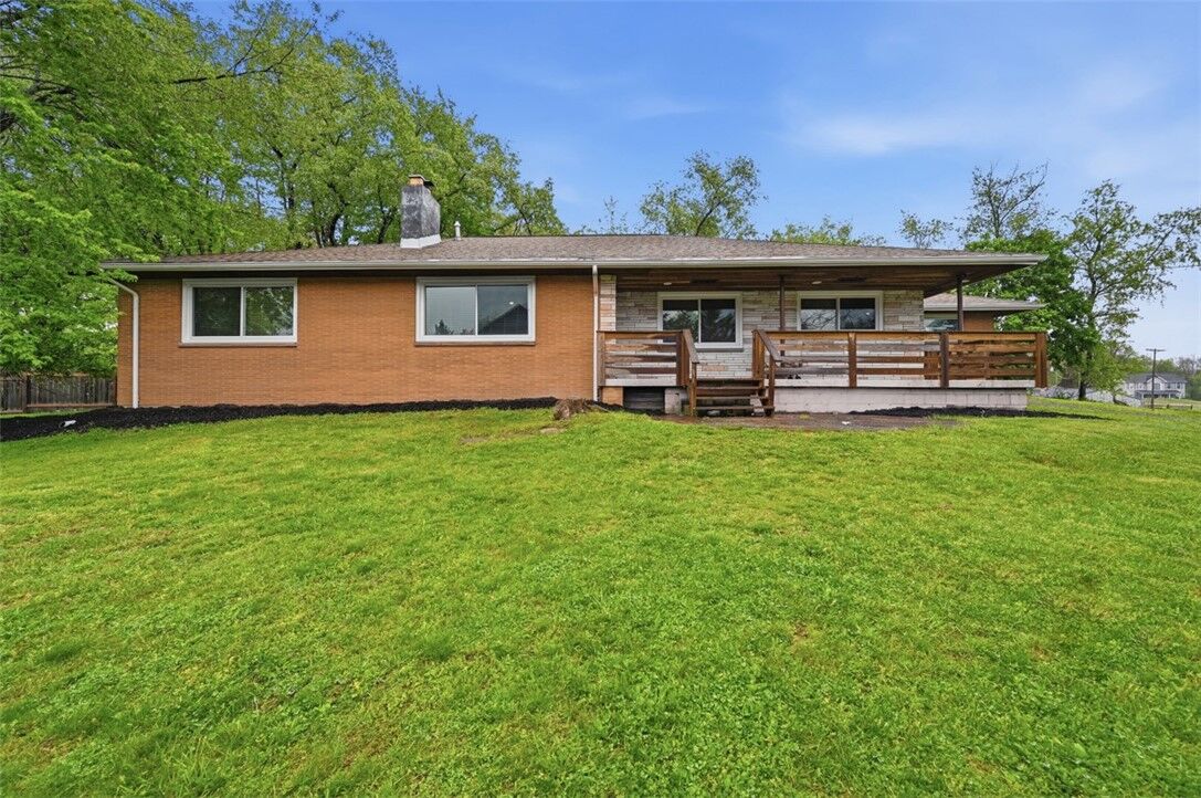 Property Photo: 265 Mountain View Rd PA 15044