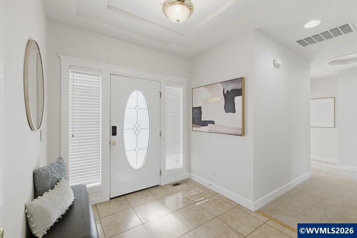 Property Photo:  326 NE Berry St  OR 97385 