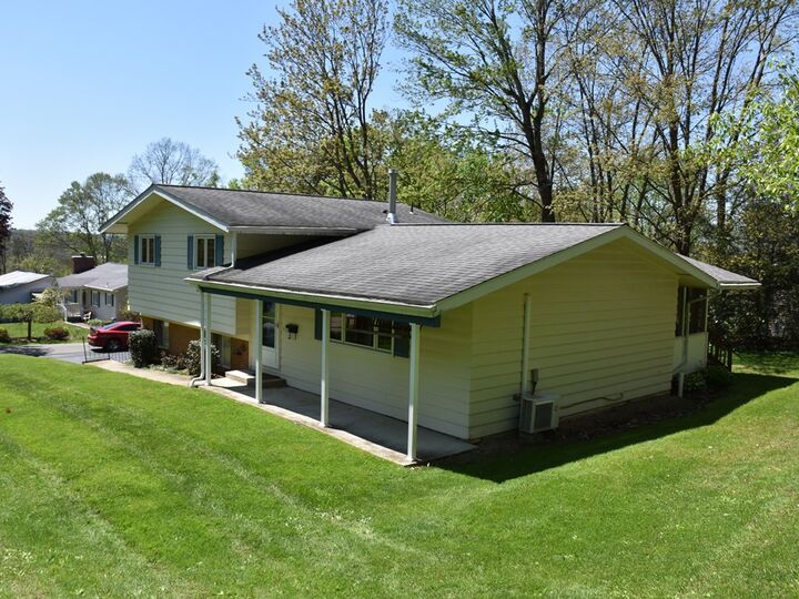 Property Photo:  660 Ellis Avenue  PA 16335 