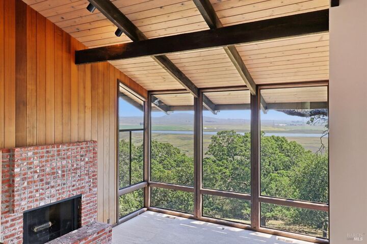 Property Photo:  310 Crest Road  CA 94945 