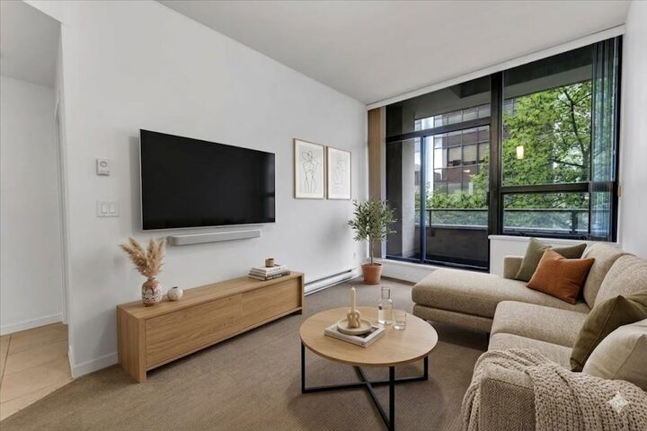 Property Photo:  1010 Howe Street 313  BC V6Z 1P5 