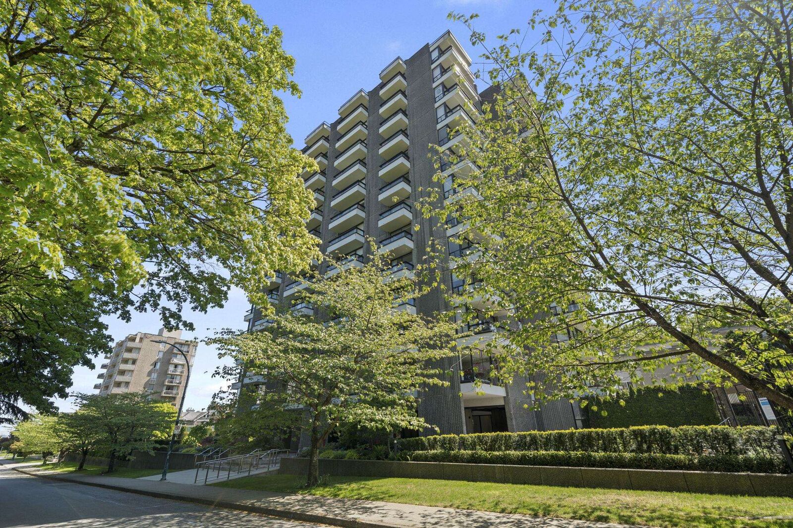 Property Photo:  2370 W 2nd Avenue 901  BC V6K 1J1 