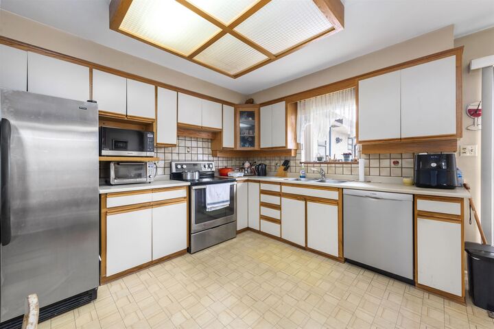 Property Photo:  3481 Dieppe Drive  BC V5M 4C8 