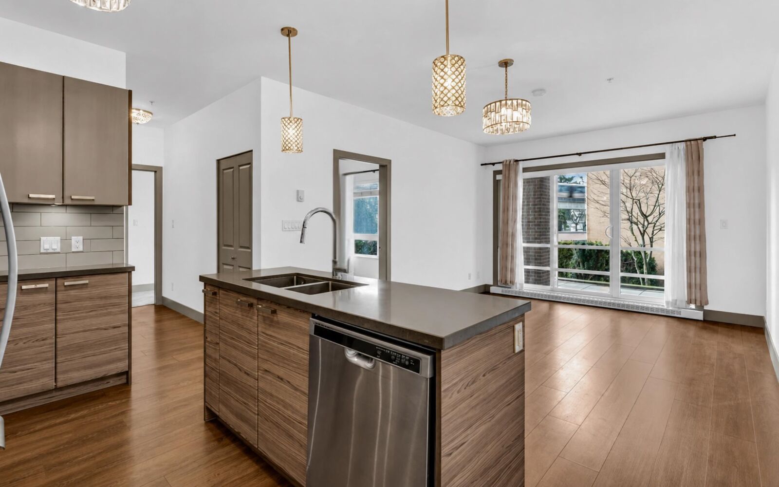 Property Photo:  6875 Dunblane Avenue 103  BC V5J 0G6 