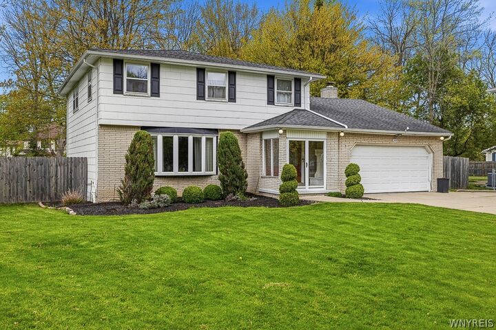 Property Photo:  228 Countryside Lane  NY 14221 