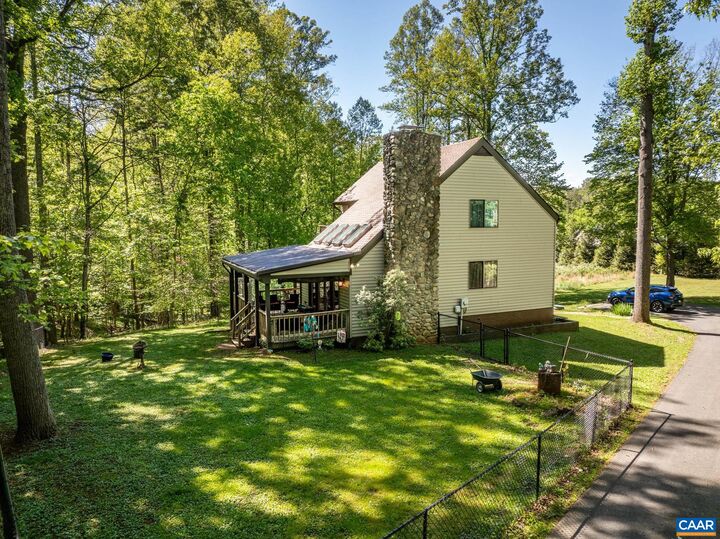 Property Photo:  2530 Gillums Ridge Ln  VA 22903 
