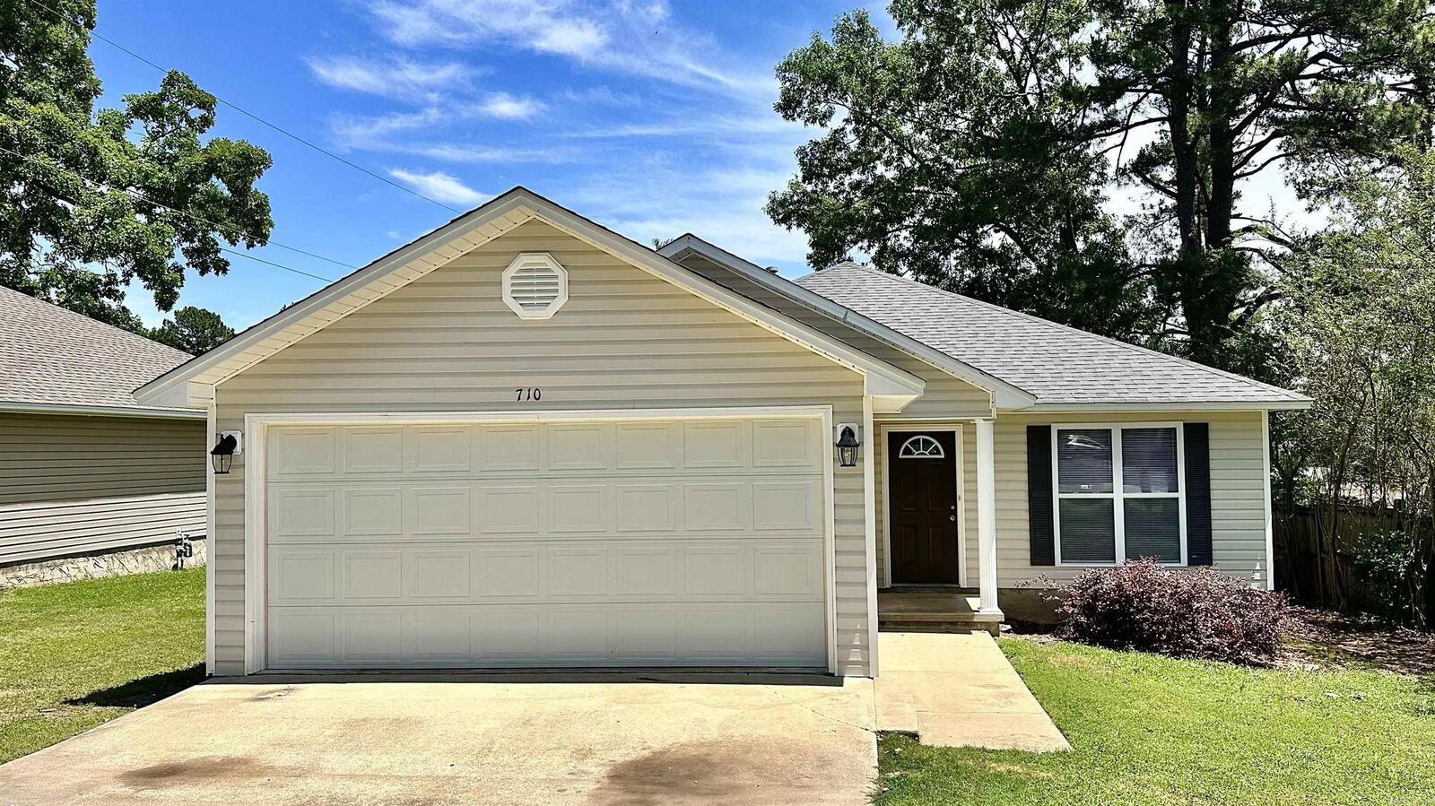 Property Photo:  710 N Main  AR 72150 